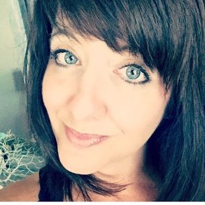 Meet your Posher, Chrystal